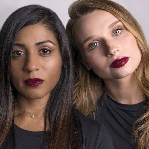 Plum lipstick/Sumber: instagram.com/thelipstickjourney Lipstick berwarna plum membuat penampilan lebih dramatis, gigi pun tampak lebih cerah