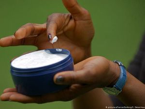 Di Tengah Demo Anti-Rasisme, Johnson & Johnson Setop Produksi Krim Pemutih