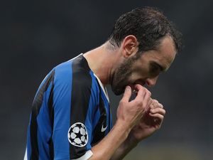 Diego Godin Sedang Khawatir di Inter Milan