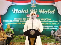 Khofifah Ingatkan Warga Tetap Disiplin Selama Transisi New Normal