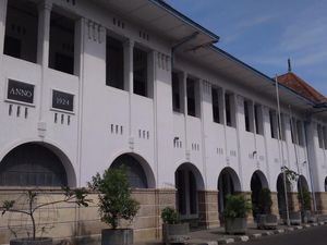 3 Jalur Favorit Bersepeda di Cirebon, Mengelilingi Kota Tua hingga Keraton 3 Jalur Favorit Bersepeda di Cirebon, Mengelilingi Kota Tua hingga Keraton