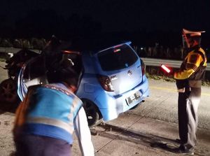 LCGC Tabrak Pantat Kendaraan Lain di Tol Gempas, Satu Orang Tewas Terjepit
