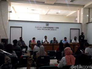 Kecewa Tak Ditemui Anies, OTM yang Demo di Gedung Balai Kota Sambangi DPRD DKI