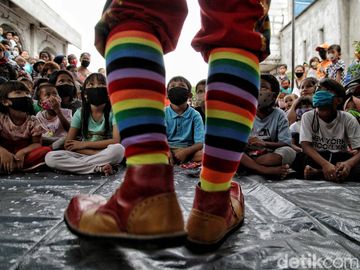 Potret Aku Badut Indonesia Siap Hibur Anak-anak Gratis