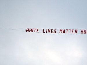 Soal Spanduk White Lives Matter di Pertandingan, Burnley: Kami Merasa Malu