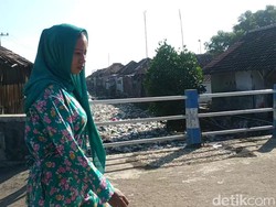 Solusi Sungai Menjijikkan Penuh Sampah di Pasuruan Tak Cukup dengan Imbauan