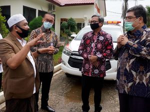 Toyota Sumbang Ambulans untuk Pesantren