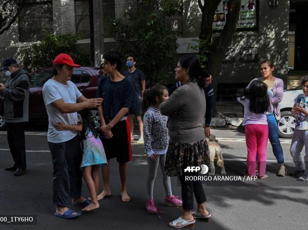 Gempa M 7,4 di Meksiko Selatan Picu Tsunami Lokal di Pantai Oaxaca Gempa M 7,4 di Meksiko Selatan Picu Tsunami Lokal di Pantai Oaxaca