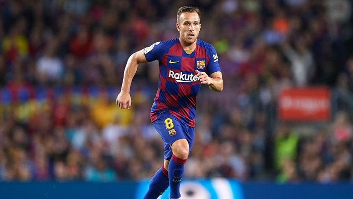 BARCELONA, SPAIN - OCTOBER 06: Arthur Melo of FC Barcelona in action  during the Liga match between FC Barcelona and Sevilla FC at Camp Nou on October 06, 2019 in Barcelona, Spain. (Photo by Aitor Alcalde/Getty Images)