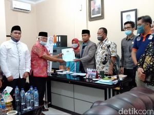 Bapaslon Perseorangan Supratman-Ari Mundur dari Pilbup Pangandaran Bapaslon Perseorangan Supratman-Ari Mundur dari Pilbup Pangandaran