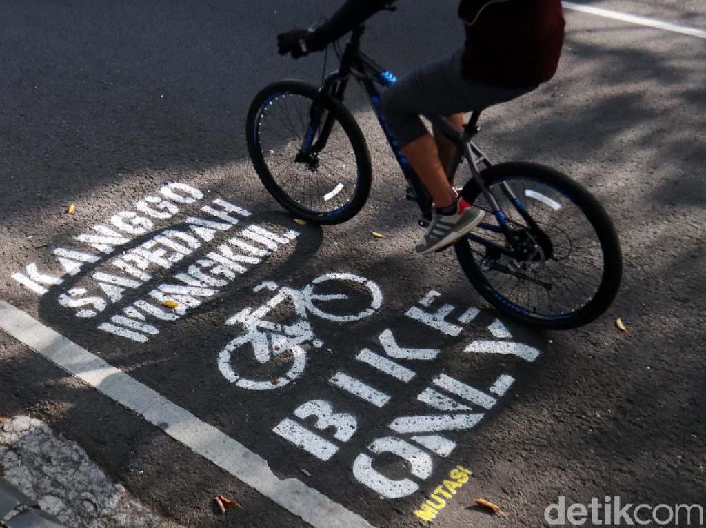 Begini Lho Jalur Sepeda di Pusat Kota Bandung Begini Lho Jalur Sepeda di Pusat Kota Bandung