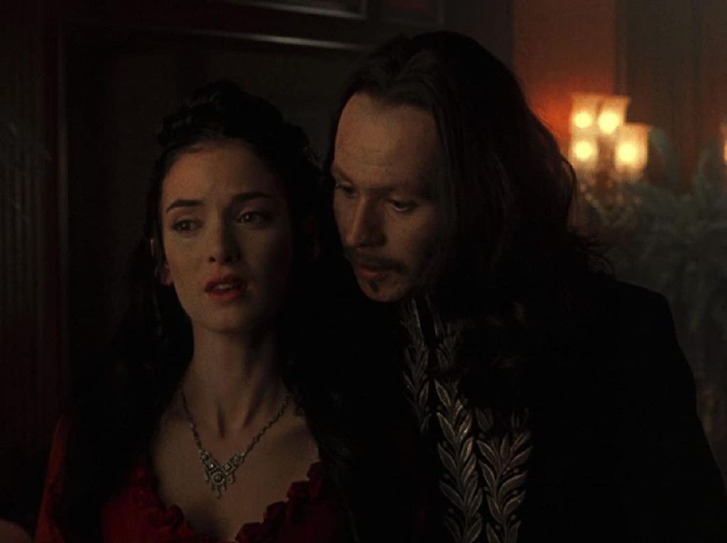 Winona Ryder Ungkap Sudah Menikah dengan Keanu Reeves di Syuting Dracula Winona Ryder Ungkap Sudah Menikah dengan Keanu Reeves di Syuting Dracula