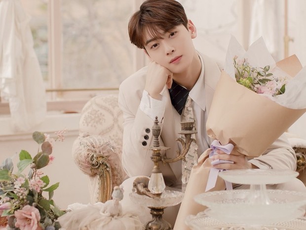 Cha Eun Woo Astro/Instagram.com/officialastro Ketampanan dari Cha Eun Woo memang bak seorang anak raja