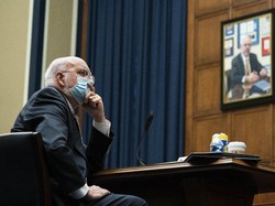 Pejabat Kesehatan AS: Virus Corona Buat AS Bertekuk Lutut