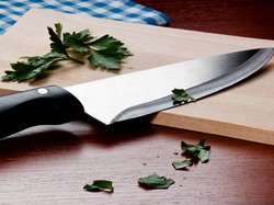 5 Tips Membersihkan Pisau Dapur dengan Tepat, Dijamin Bebas Karat!