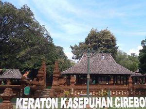 Putra Mahkota Sebut Pengukuhan Pjs Sultan Menyalahi Tradisi Keraton Cirebon Putra Mahkota Sebut Pengukuhan Pjs Sultan Menyalahi Tradisi Keraton Cirebon
