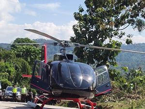 Intip Helikopter yang Ditumpangi Ketua KPK Firli, Disebut Tarifnya Rp 172,3 Juta Intip Helikopter yang Ditumpangi Ketua KPK Firli, Disebut Tarifnya Rp 172,3 Juta