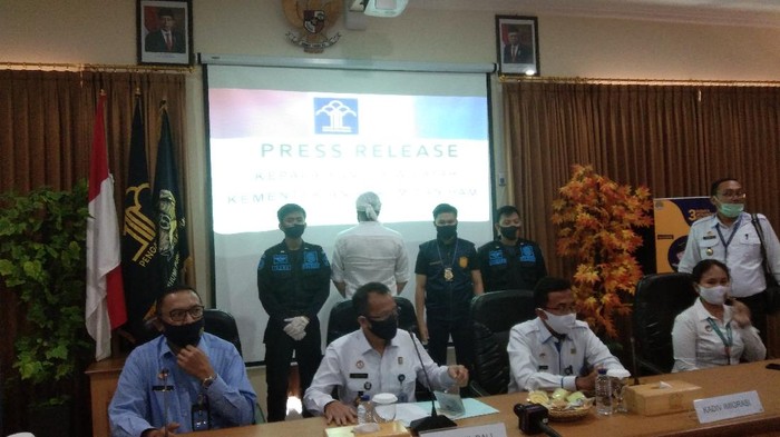 Pengelola yoga massal para turis di Gianyar akan dideportasi ke negara asalnya, Suriah. Dia dinilai melanggar protokol kesehatan COVID-19 (Angga Riza/detikcom)