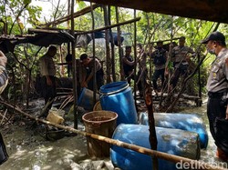 Polisi Kembali Temukan 5 Pabrik Miras di Hutan Timika