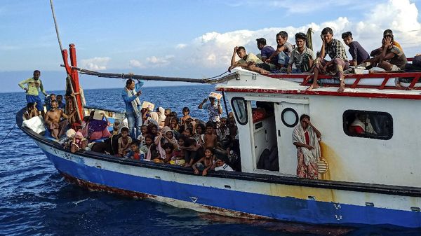 Potret Pengungsi Rohingya Terdampar di Pesisir Pantai Aceh