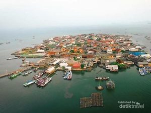 Ini Pulau Pasaran, Tampak Kumuh Tapi Inilah Pusat Ikan Teri Indonesia Ini Pulau Pasaran, Tampak Kumuh Tapi Inilah Pusat Ikan Teri Indonesia