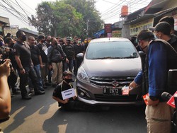 Rekonstruksi Penyerangan Kelompok John Kei, Korban Dibacok 7 Kali-Dilindas Mobil