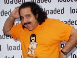 Mantan Bintang Porno Ini Terancam Hukuman 300 Tahun Penjara