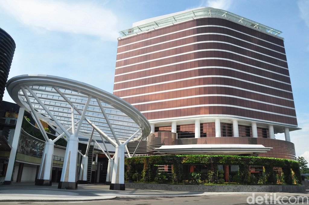 The Trans Luxury Hotel tidak hanya menawarkan beragam fasilitas mewah, tetapi juga penerapan protokol pemerintah terkait Covid-19.