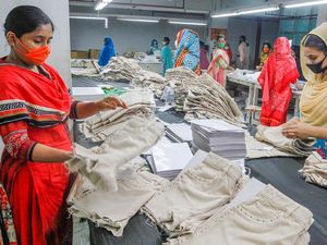 Bangladesh Longgarkan Lockdown Jelang Idul Adha