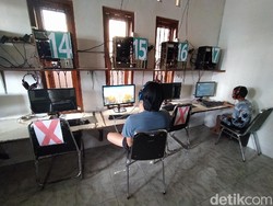 Kembali Buka, Warnet di Ciamis Terapkan Protokol Kesehatan