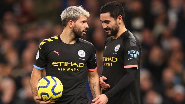 LONDON, ENGLAND - FEBRUARY 02: Sergio Aguero and Ilkay Gundogan of Manchester City  during the Premier League match between Tottenham Hotspur and Manchester City at Tottenham Hotspur Stadium on February 02, 2020 in London, United Kingdom. (Photo by Catherine Ivill/Getty Images)