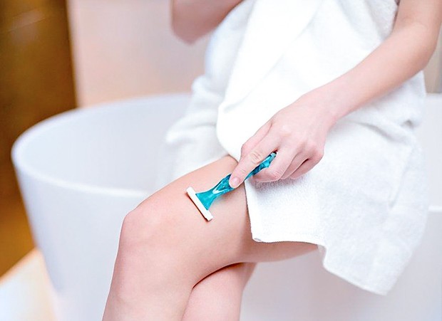 Coconut oil dapat berfungsi sebagai pelumas atau krim cukur agar pisau cukur tak mengiritasi kulitmu.