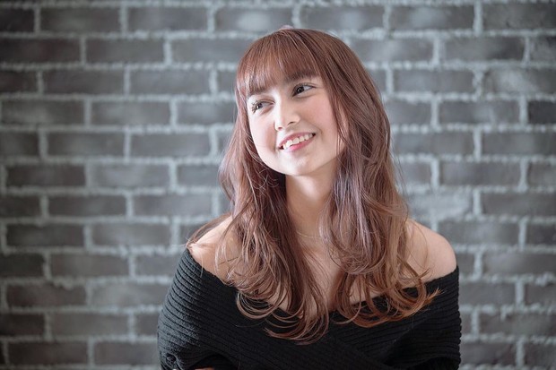 Rambut Berponi/sumber: https://www.instagram.com/jkt48stefi/ Stefi JKT48 mencoba tampil dengan rambut berponi. Penampilannya tersebut membuat perempuan berusia 20 tahun itu tampak sangat cute