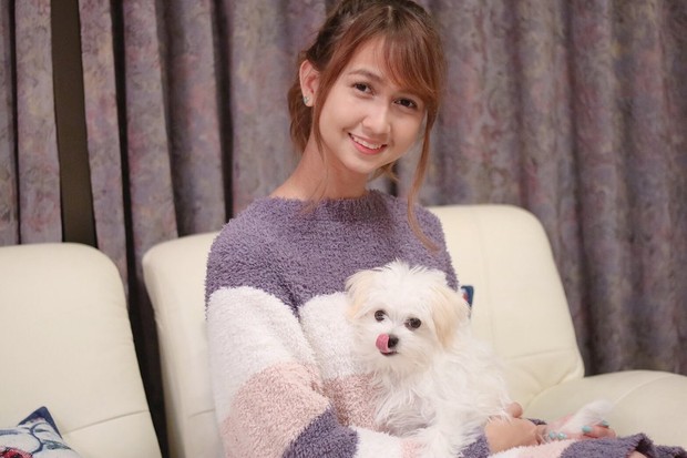 Natural Look/sumber: https://www.instagram.com/jkt48stefi/ terlihat cantik meski tanpa polesan makeup tebal. Tampilan Stefi ini sesuai dengan usianya yang tergolong masih muda.