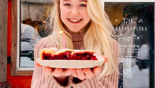 Momen Kulineran Anastasia Tropitsel, Influencer Rusia yang Tewas di Bali