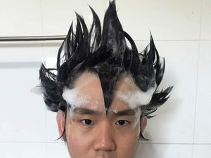 Kocak! Gaya Keramas Seniman Ini Tiru Gaya Rambut Anime Kocak! Gaya Keramas Seniman Ini Tiru Gaya Rambut Anime