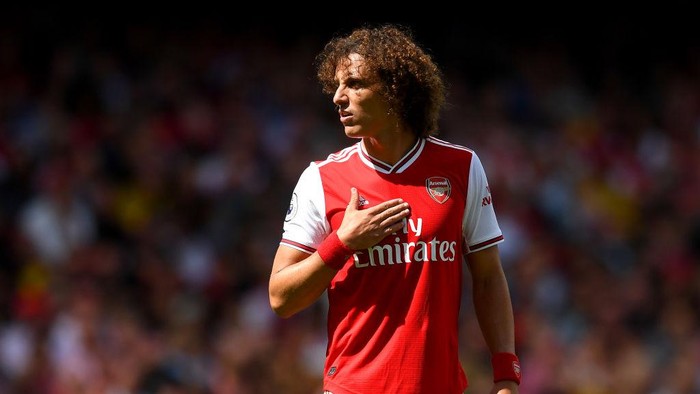 LONDON, ENGLAND - AUGUST 17: David Luiz of Arsenal looks on during the Premier League match between Arsenal FC and Burnley FC at Emirates Stadium on August 17, 2019 in London, United Kingdom. (Photo by Michael Regan/Getty Images)