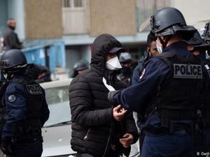 Amnesty International Ungkap Diskriminasi Rasial Polisi Eropa Saat Lockdown