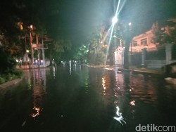 Sejumlah Ruas Jalan di Medan Tergenang Air Usai Diguyur Hujan Deras