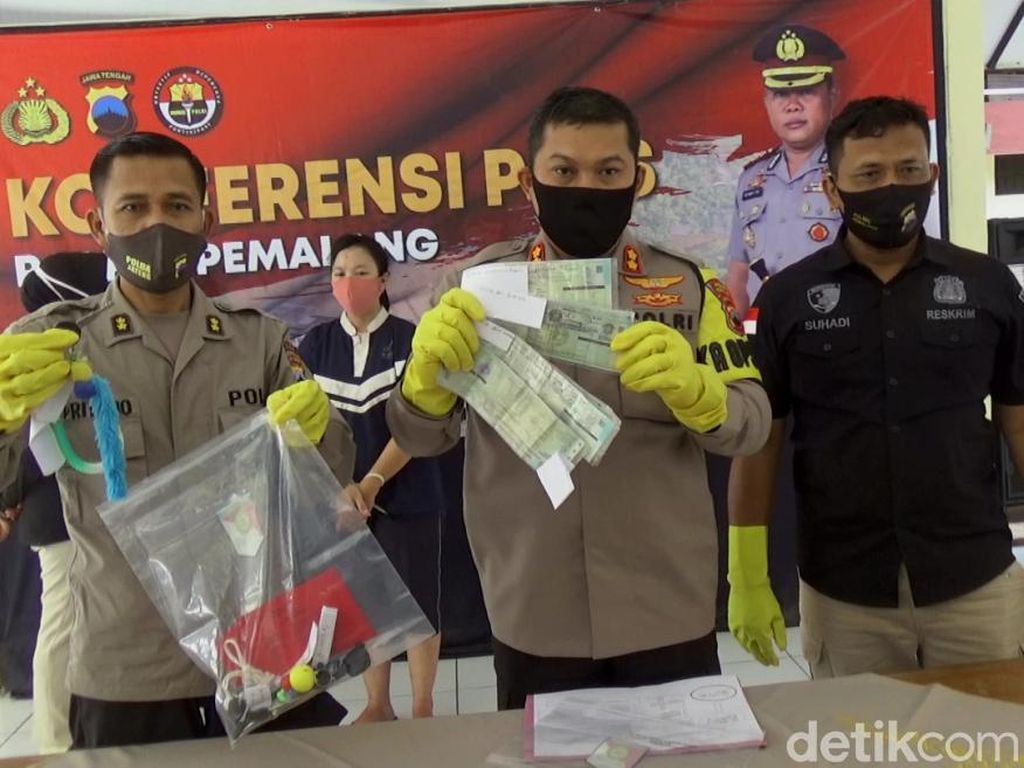Di-PHK, Janda 2 Anak di Pemalang Ini Nekat Gelapkan Selusin Motor Di-PHK, Janda 2 Anak di Pemalang Ini Nekat Gelapkan Selusin Motor