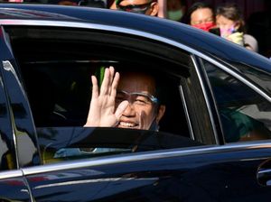 HUT Bhayangkara Ke-74, Jokowi: Pandemi COVID Cobaan Berat, Harus Kerja Keras HUT Bhayangkara Ke-74, Jokowi: Pandemi COVID Cobaan Berat, Harus Kerja Keras