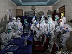 Kegigihan Tenaga Medis Berjibaku Lawan COVID-19 di Era New Normal