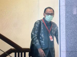 KPK Periksa Eks Gubernur BI Terkait Kasus Korupsi e-KTP KPK Periksa Eks Gubernur BI Terkait Kasus Korupsi e-KTP