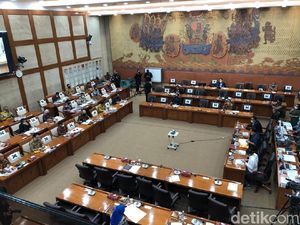 DPR Kecewa Mendag Tak Hadiri Rapat Bahas Minyak Goreng-Kedelai DPR Kecewa Mendag Tak Hadiri Rapat Bahas Minyak Goreng-Kedelai