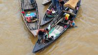 Potret Pencarian Emas dan Benda Kuno di Sungai Batanghari