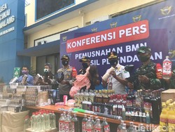 Sex Toys dan Minuman Beralkohol Senilai Rp 2 Miliar Lebih Dimusnahkan