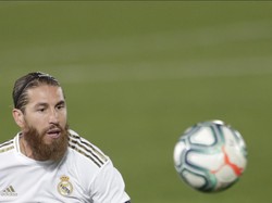 Balas Sindiran Pique soal Real Madrid, Ramos Bilang Begini