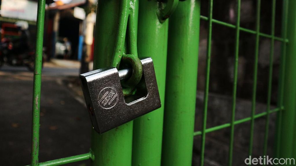RW 06 Pondok Kopi Masih Lockdown RW 06 Pondok Kopi Masih Lockdown