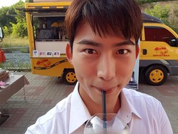 Taecyeon 2PM Diberi Salak di Jakarta: What Is This?