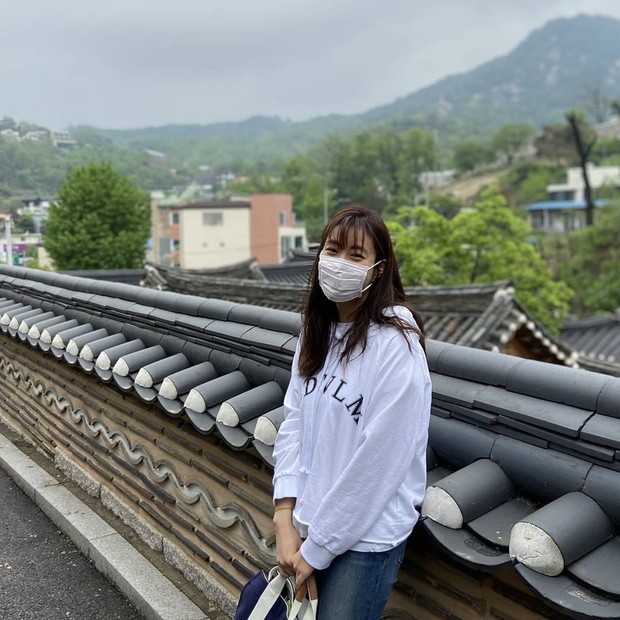 Fashion Kang Sora / instagram @reveramess_ Fashion Kang Sora saat menggunakan hoodie